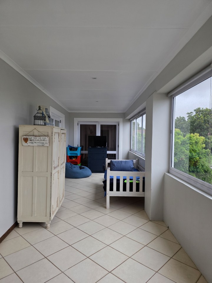5 Bedroom Property for Sale in Wavecrest Eastern Cape